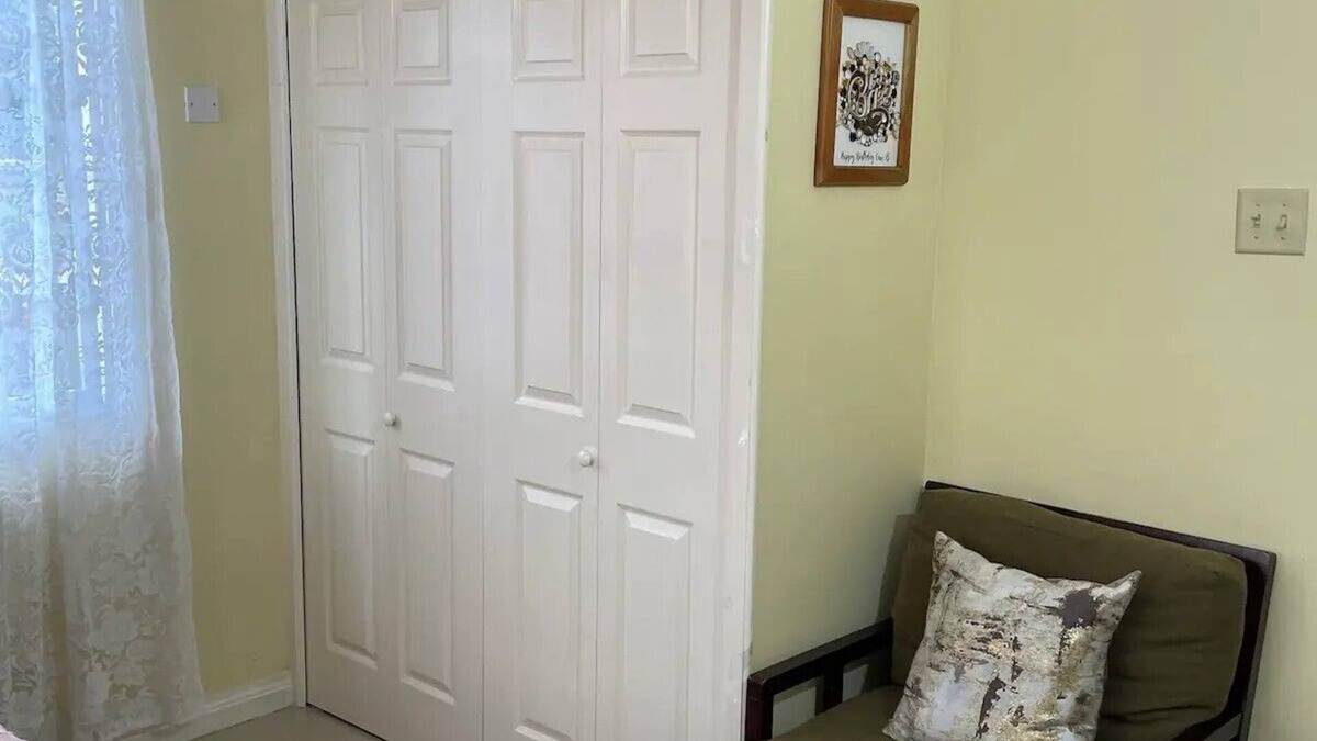 Spring Village House | A pristine detached home nestled on the hills in Bog Walk, St. Catherine.