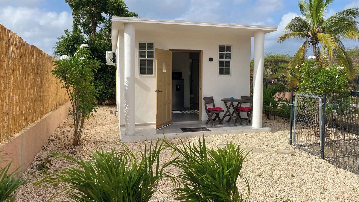 Mahuma Apartment | A private and cozy 1-bedroom apartment near the heart of Curaçao