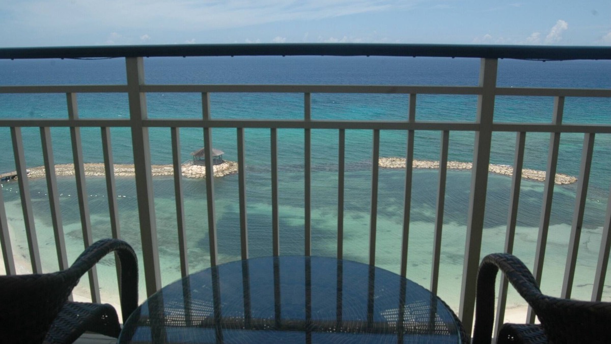 Montego Bay Apartment | A private and luxurious home away from home
