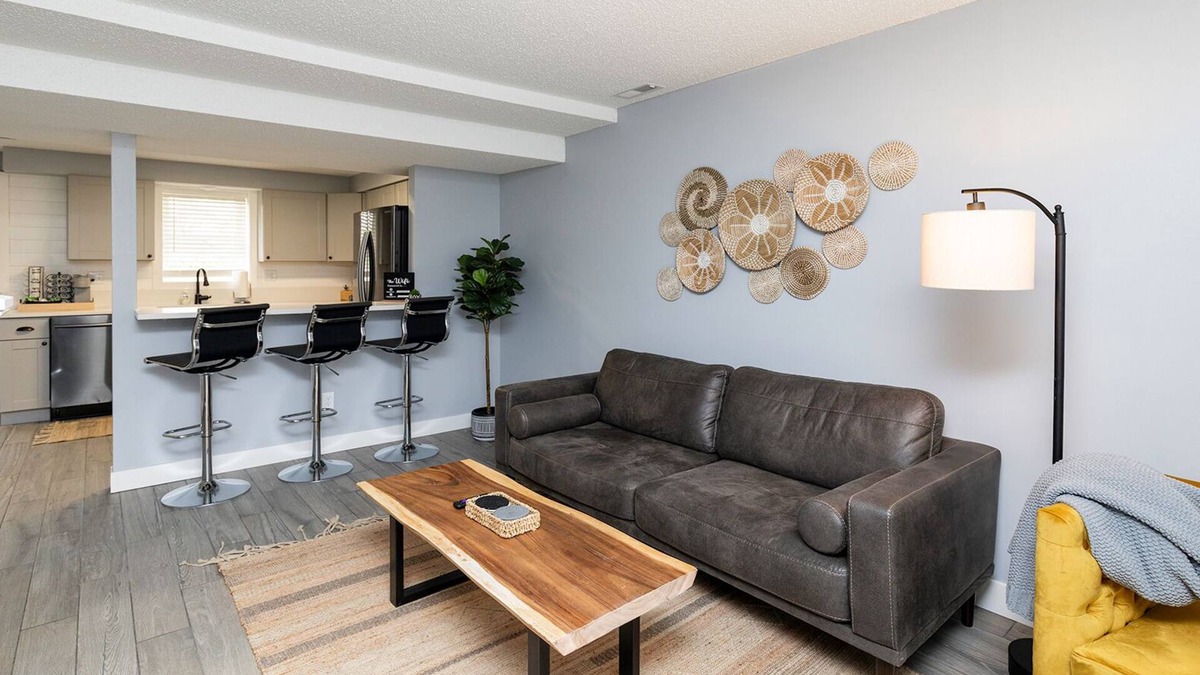 Des Moines House | A Private Boho-Modern Stay Minutes to Downtown w/KING Bed and Hidden Nook!