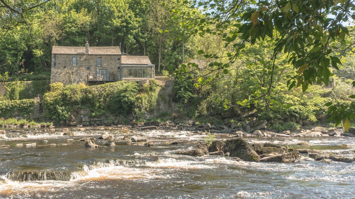 Barnard Castle Cottage | A private Dales cottage with fabulous waterfall view in lovely Barnard Castle