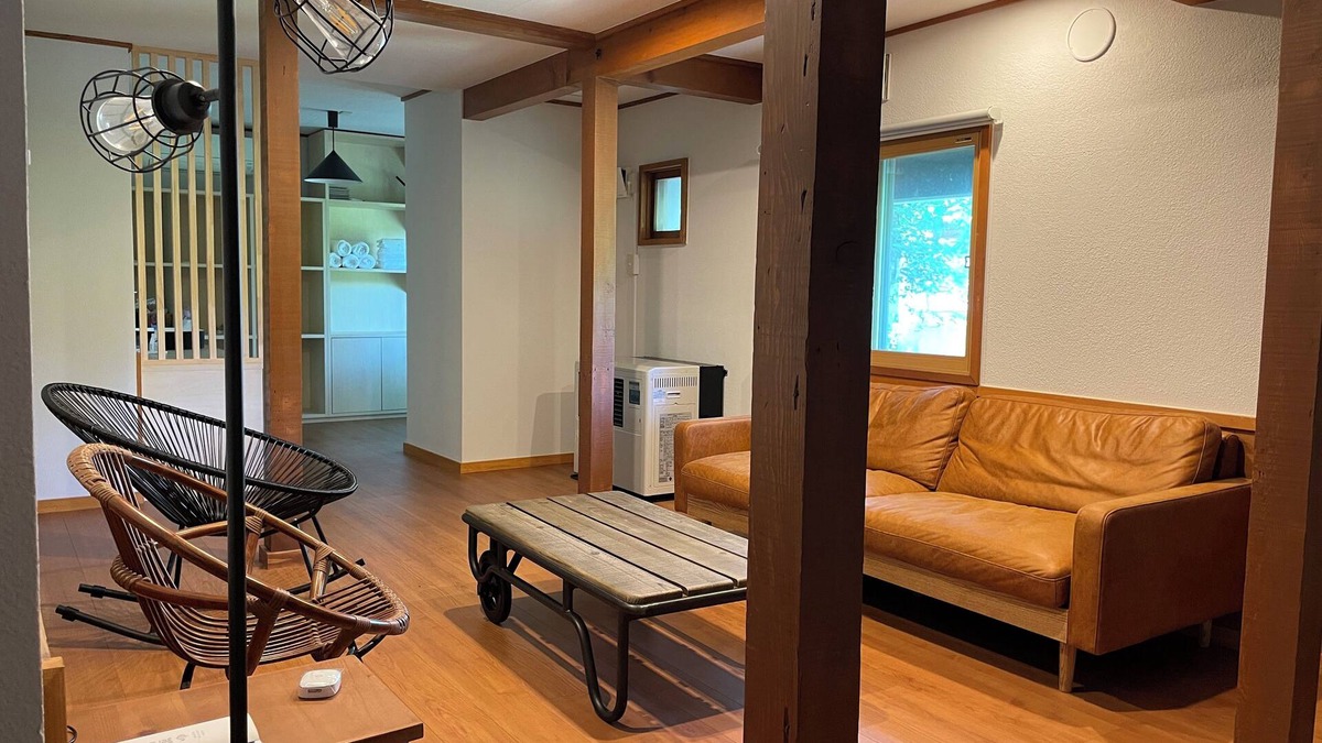 Kaminoyama Cabin | A private lodge where you can spend a relaxing time in nature for groups to enjoy. 8 rooms can accommodate up to 14 people. Higashinari