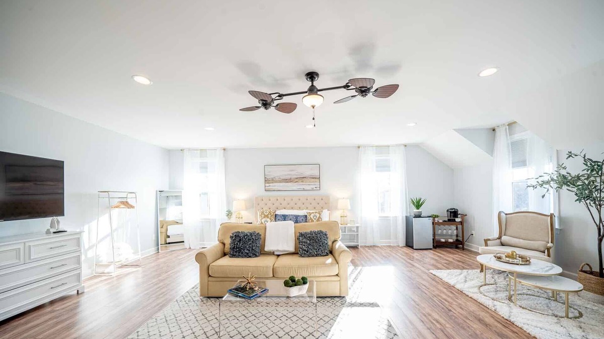 Leesburg Cottage | A Private Luxury Retreat for Bridal Party or Weekend Escape