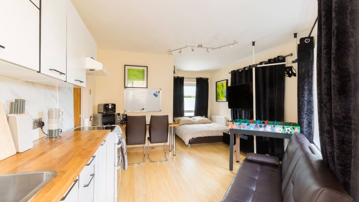 Cleedownton Apartment | A private studio apartment in Birmingham