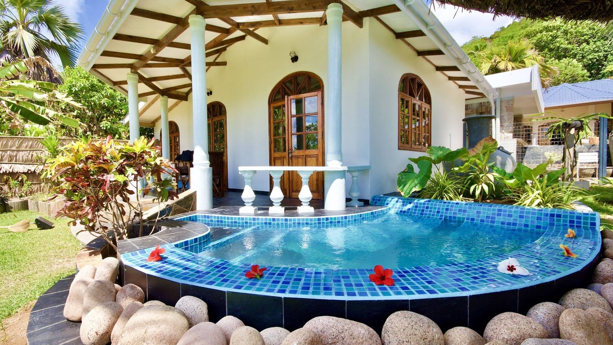 Anse Bois de Rose Villa | A private villa with a pool