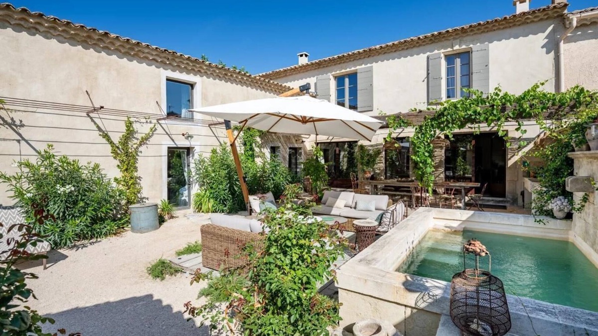 Molleges House | A Provencal gem in the heart of a village with swimming pool