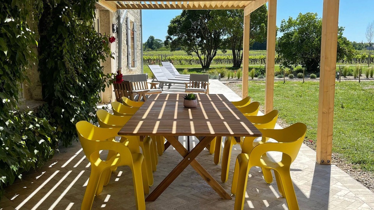 Saint-Martin-Lacaussade House | A quaint vineyard gîte at Château Magdeleine Bouhou
