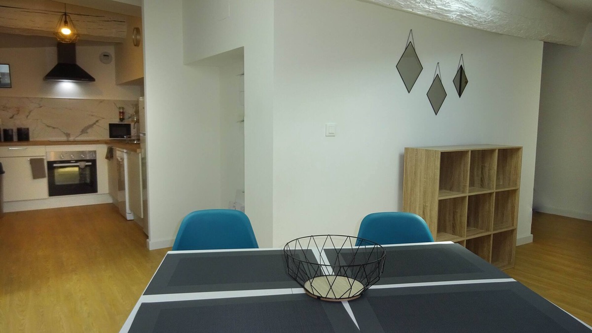 Lezignan-Corbieres Apartment | A Quelques pas de la Gare, au Centre Ville, Appartement Tout Équipé