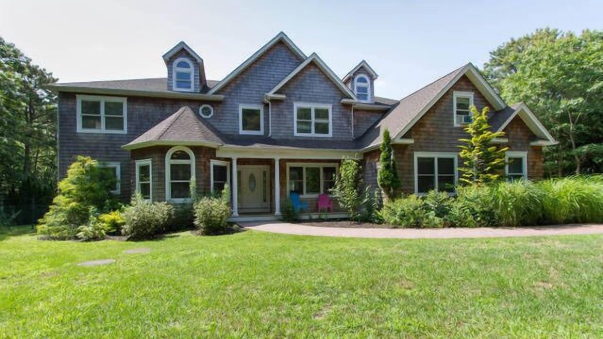East Quogue House | A Quiet Place in the Hamptons