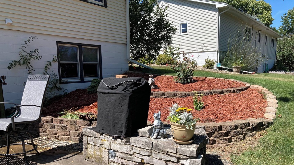 West Union Apartment | A quiet & relaxing stay in Northeast Iowa