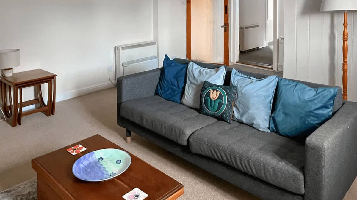 Glenmorangie Apartment | A quirky 2-bedroom town house just out of the centre of Tain.