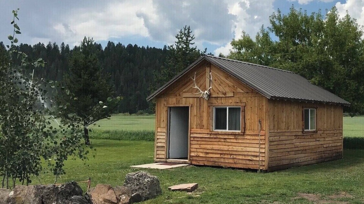 Freedom Cabin | A RANCH CABIN. “ The Deer Cabin”