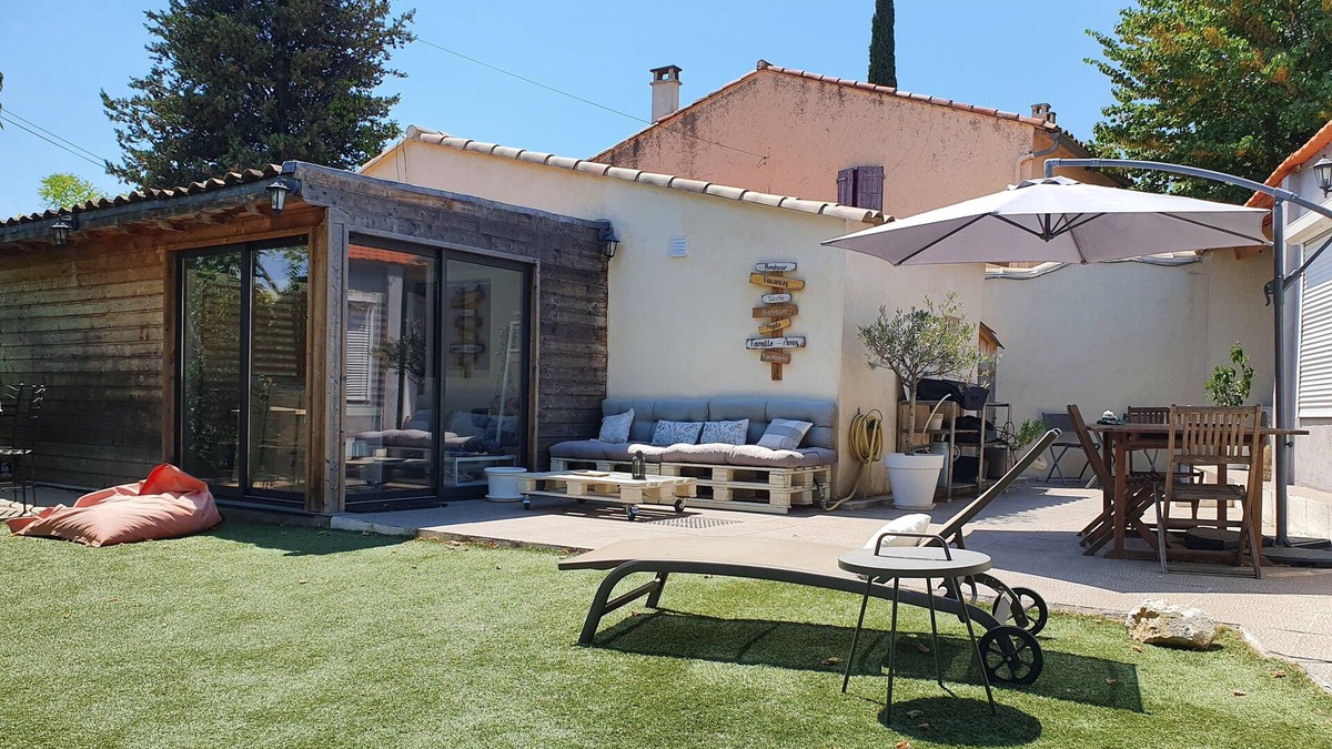 Roquevaire House | A real little cocoon at the foot of the Garlaban mountains with swimming pool