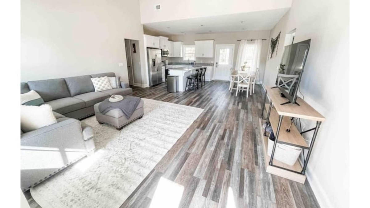 Pembroke House | A Relaxing Home Away from Home