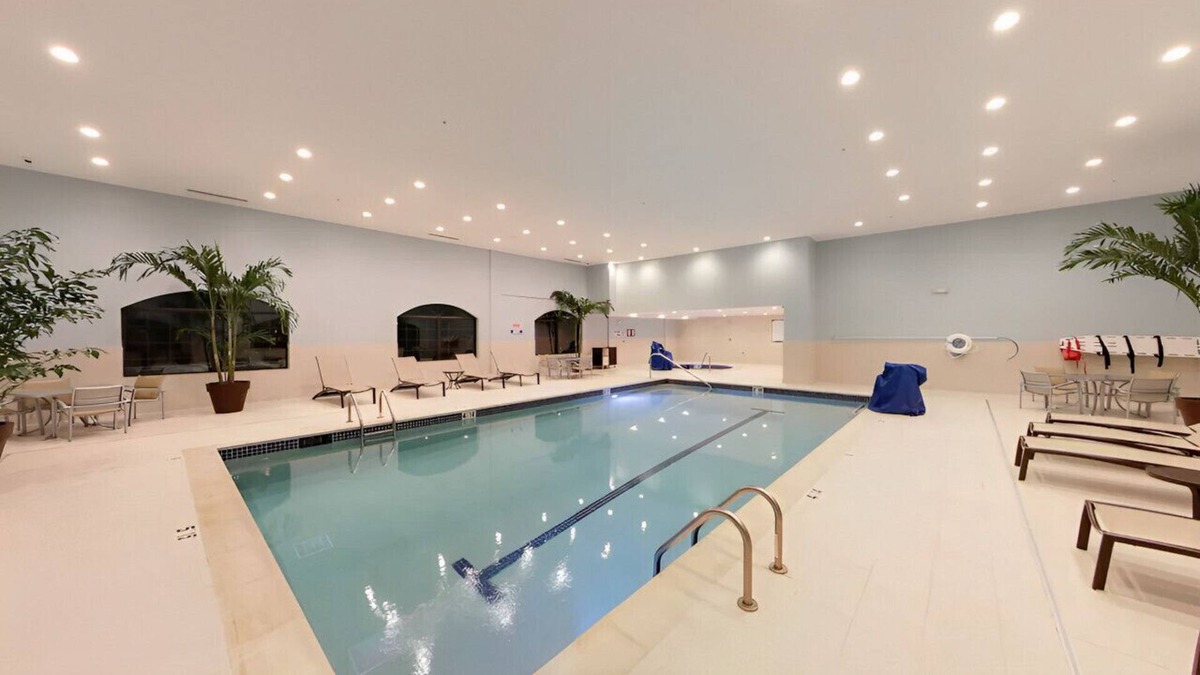 Bryant Pattengill East House | A Relaxing Retreat Experience! W/ BBQ Grills