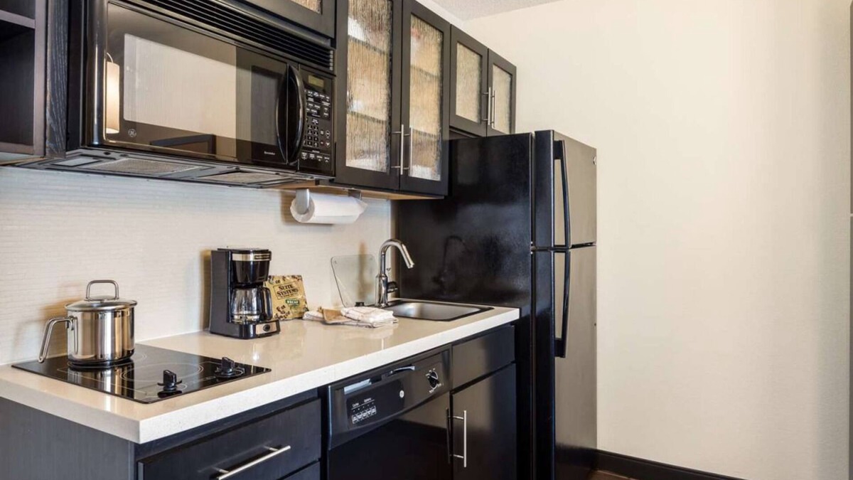 Troy Resort | A Relaxing Vacation in Detroit, Kitchen Available, Pet-Friendly Property!