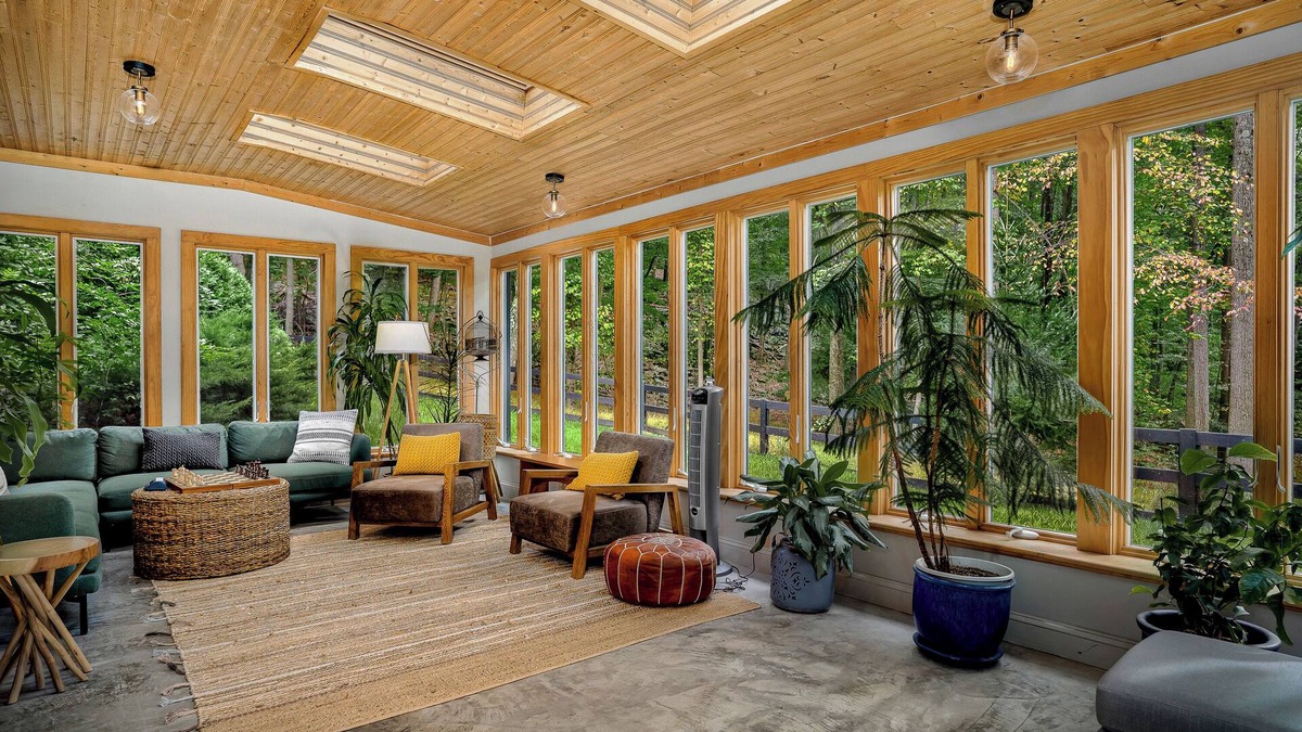 Bakerton House | A Retreat Bordering NATIONAL PARK land 1 mi to C&O and 2 mi to Harpers Ferry!