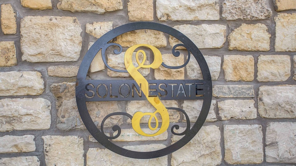 Waxahachie Cottage | A Romantic Stone Cottage built in 1894