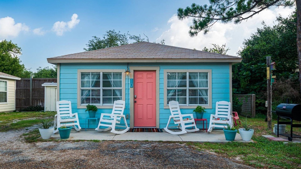 Fulton House | A Salty Texan - Sun Harbor Cottage 10 | Pool, Pier