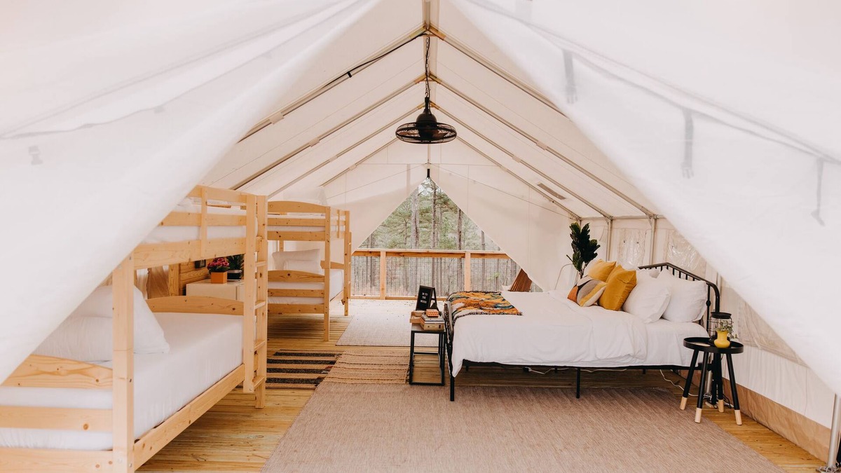 Silver Creek RV Rental | A secluded haven on 5,000 acres in NW Georgia, just 45 minutes from Atlanta and Chattanooga, and a quick 10-minute drive to downtown Rome. Explore private trails along the Etowah river, bask in wildlife, and gaze at mesmerizing stars. Your perfect es