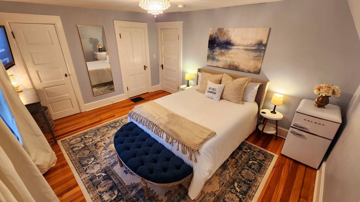 Spokane House | A second story suite at the historic Morrison House.