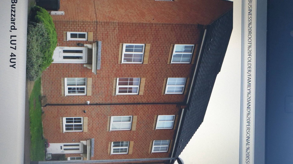 Leighton Buzzard House | A semidetached house in a quiet area parking garden near cultural heritage parks