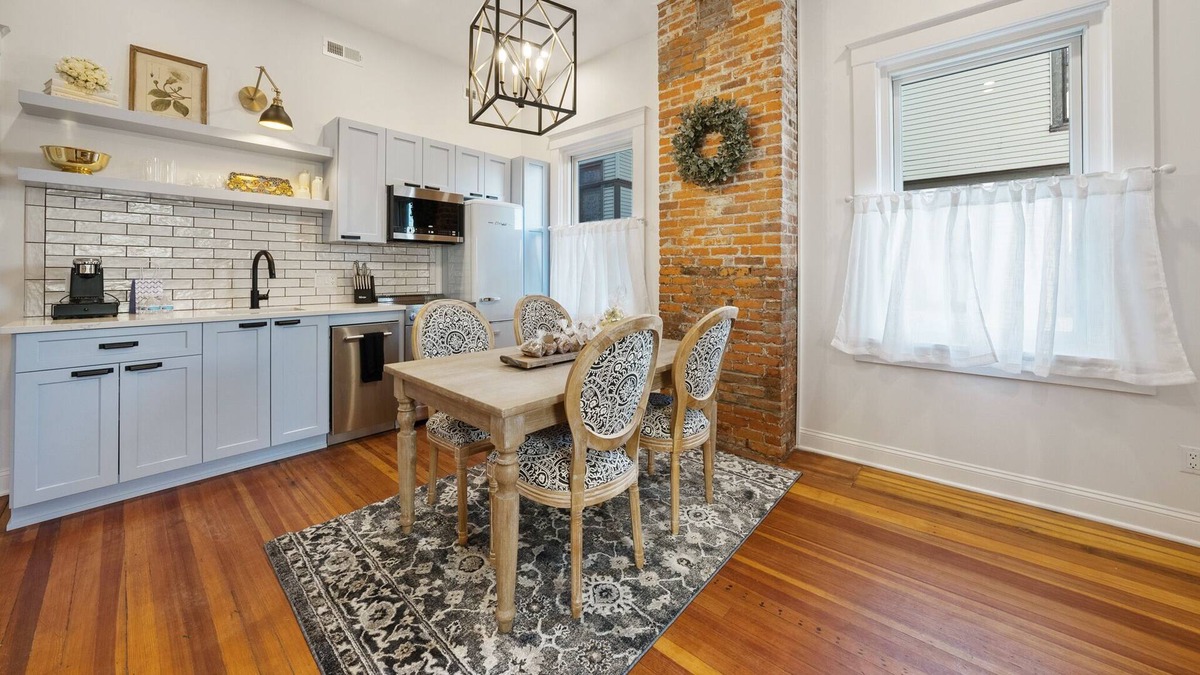 Sandusky House | A Serene and Stunning Condo just moments from Cedar Point E