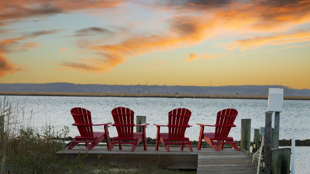 Chincoteague House | A Shore Joy - Private Pool - Waterfront with Pier!