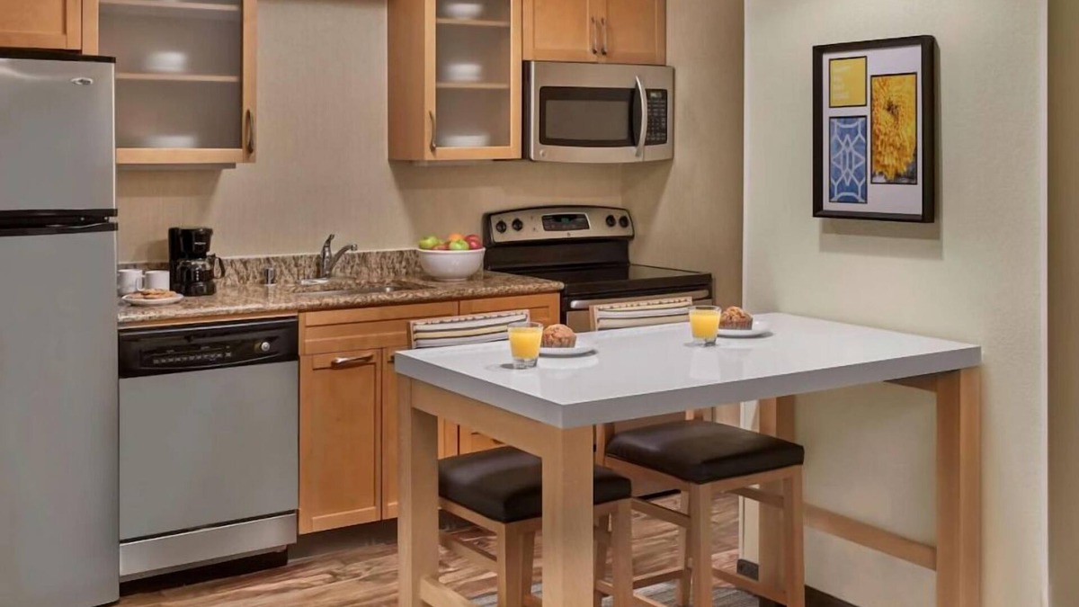 Chesterfield House | A short drive to Museum of Transportation! 2 Suites with Kitchens & Fireplace!