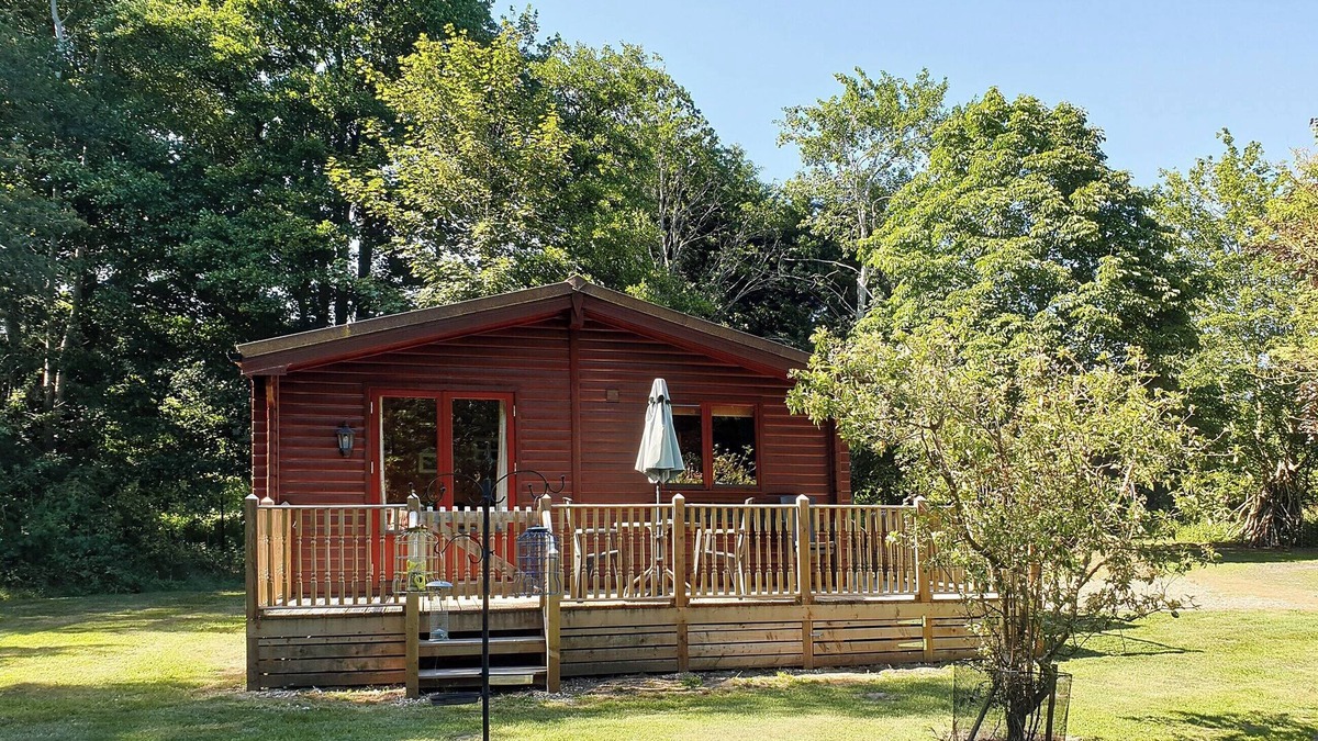 Diss Cottage | A single storey lodge set in nine acres of countryside.