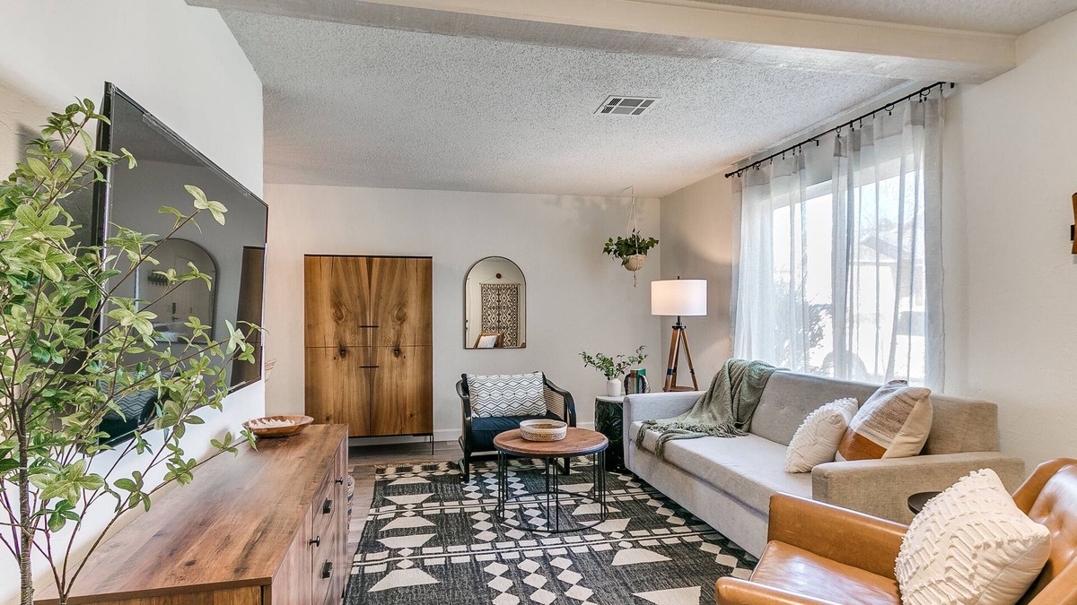 Edmond House | A Slice of Heaven in East Edmond