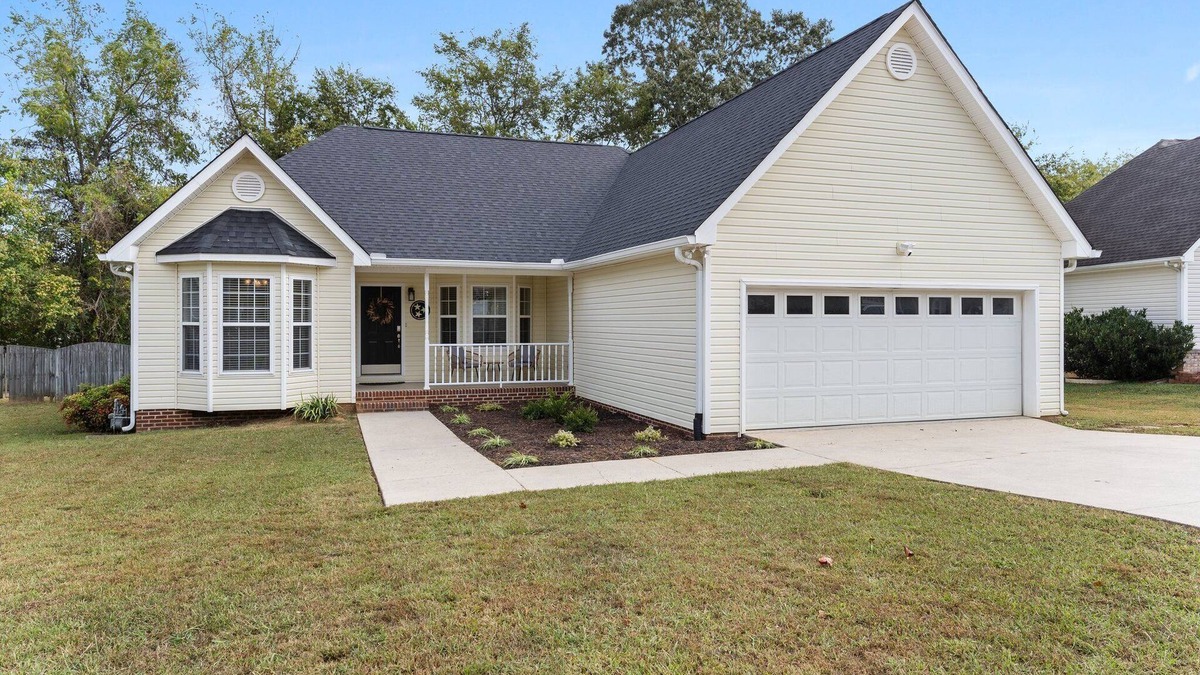 Collegedale House | A Slice of the South! Well kept home on peaceful cut-de-sac in Ooltewah.