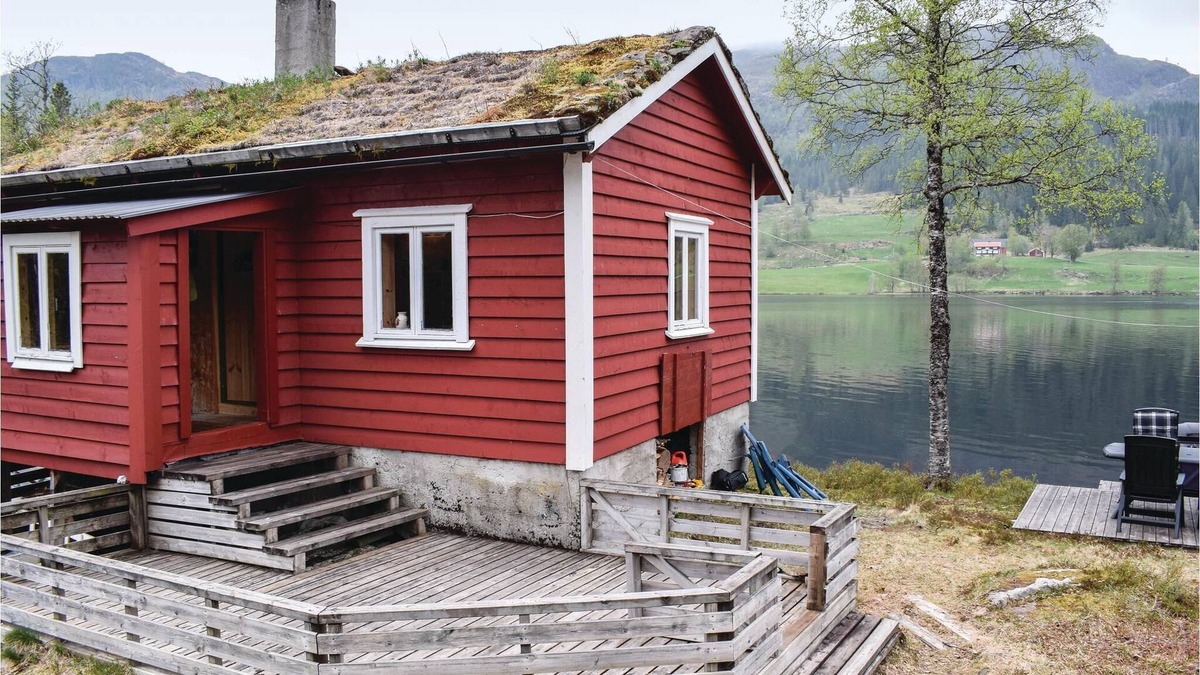 Naustdal House | A small vacation paradise on an island in Nesvatnet, all to yourself.
