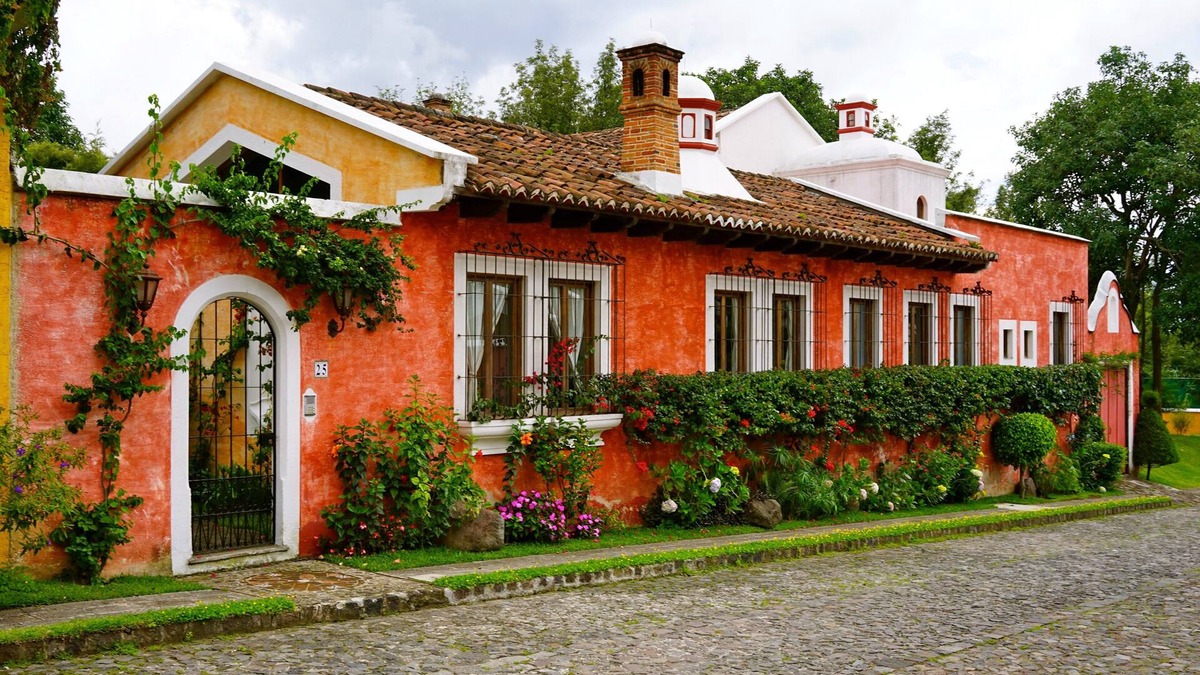 Antigua Guatemala House | A sophisticated 'Villa' retreat nestled in the slopes of Volcan De Agua