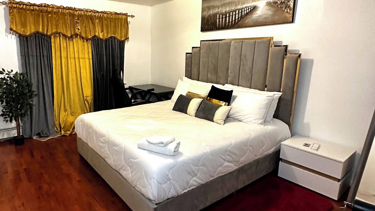 East Bronx Apartment | a spacious 3 bedroom apartment in New York Cityn