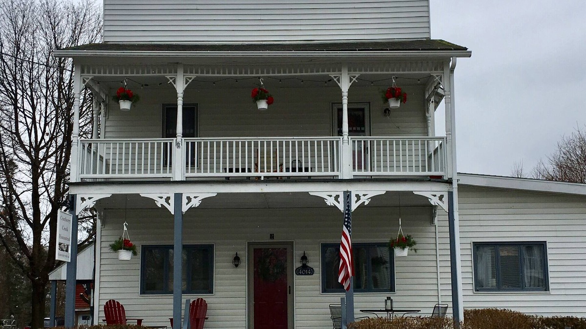Burdett Apartment | A spacious, airy & comfortable two bedroom getaway rental located in the FLX