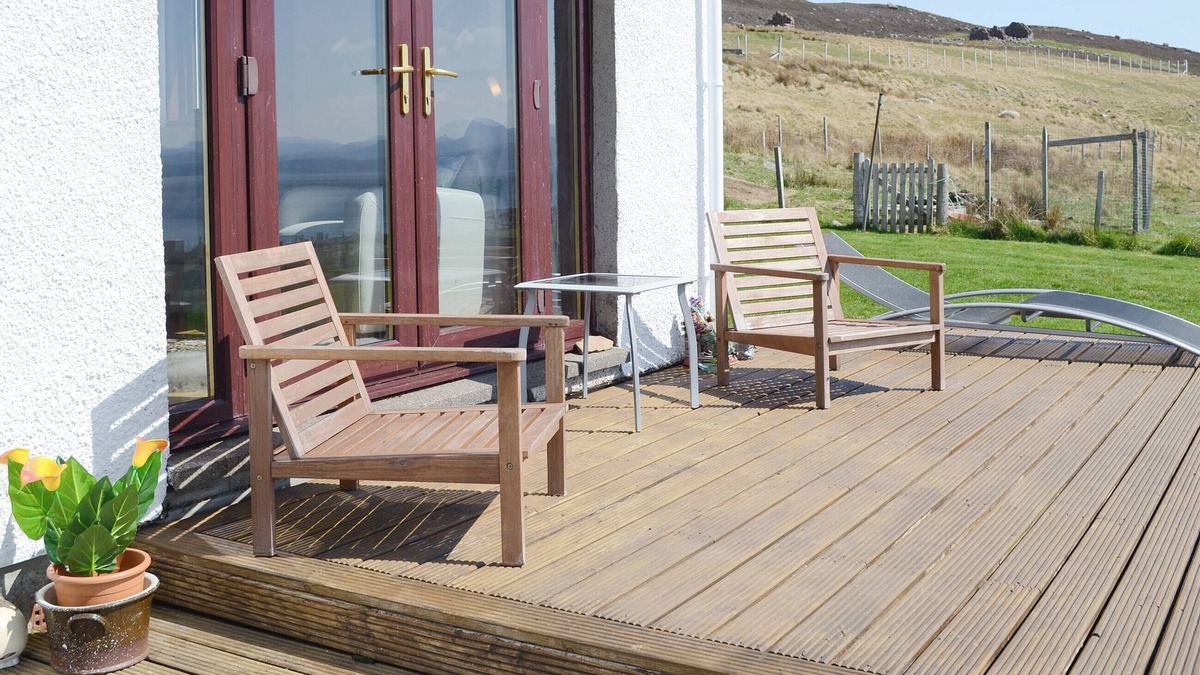 Ullapool Cottage | A spacious, detached property just 200 yards from the beach.