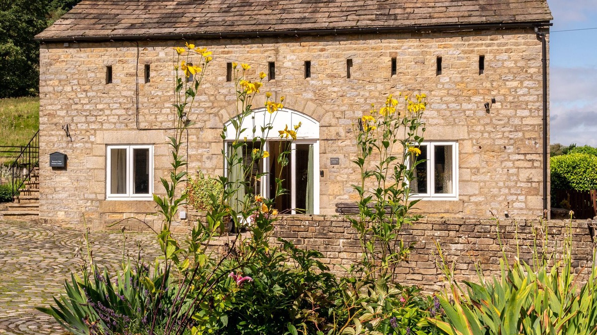Lofthouse House | A spacious property with a focus on socialising with far reaching tranquil views of the dales