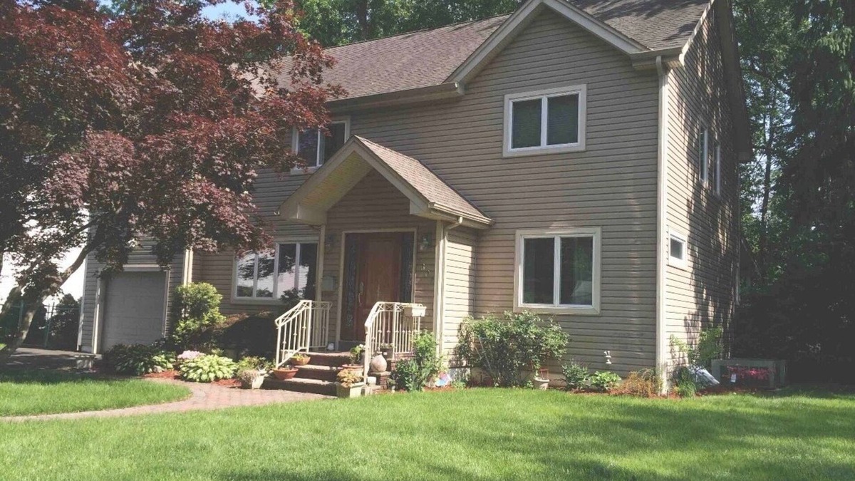 Fair Lawn House | A Specious house by the parks and NY City