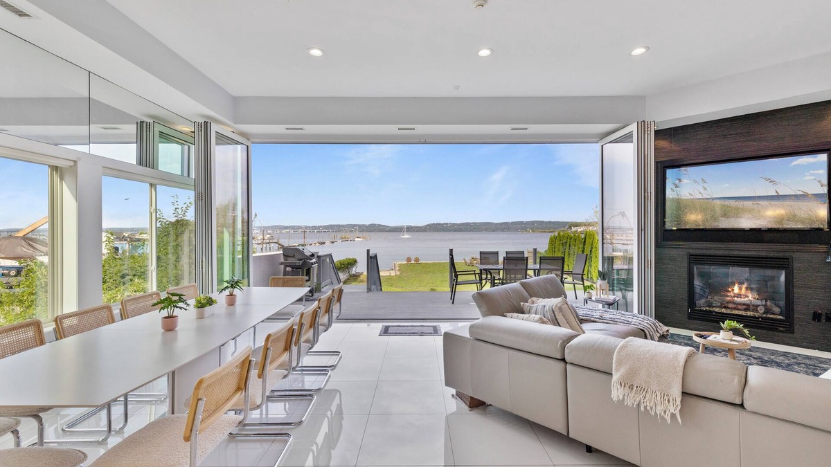Piermont House | A spectacular contemporary home sits in downtown historic Piermont!