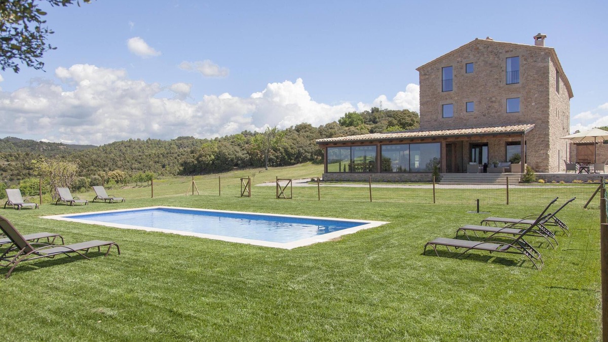 Sagas Cottage | A SPECTACULAR GLASS ROOM AND TWO UPPER FLOORS