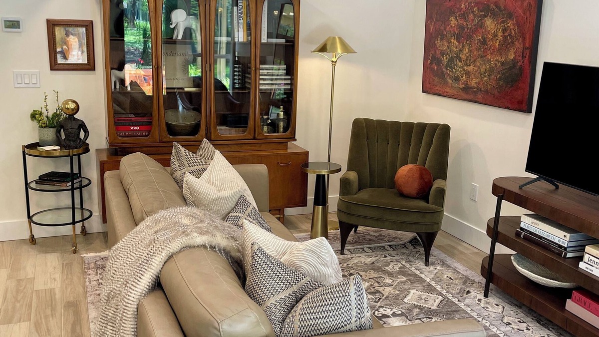 Saugatuck Cottage | A Step Away: All New-Walk to Town & Dog Friendly