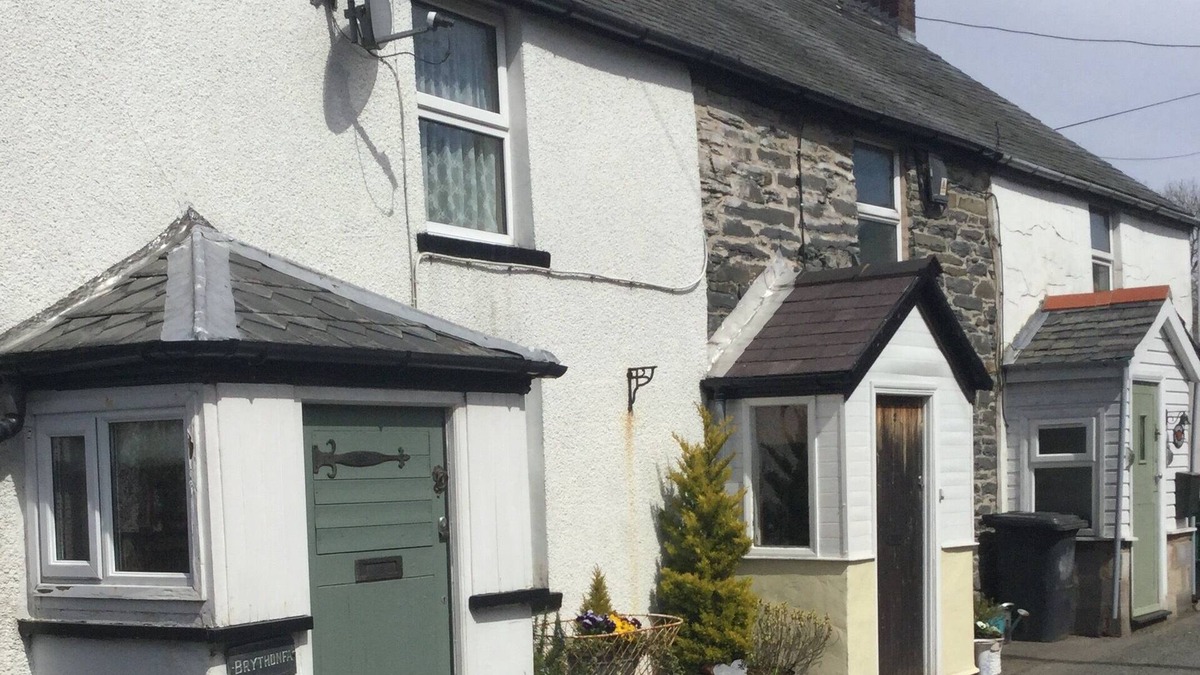 Abergele Cottage | A stone built two bedroom cottage in the Snowdonia area overlooking a river.