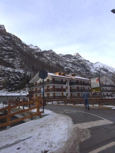 Tache Apartment | A stone's throw from the slopes in Gressoney