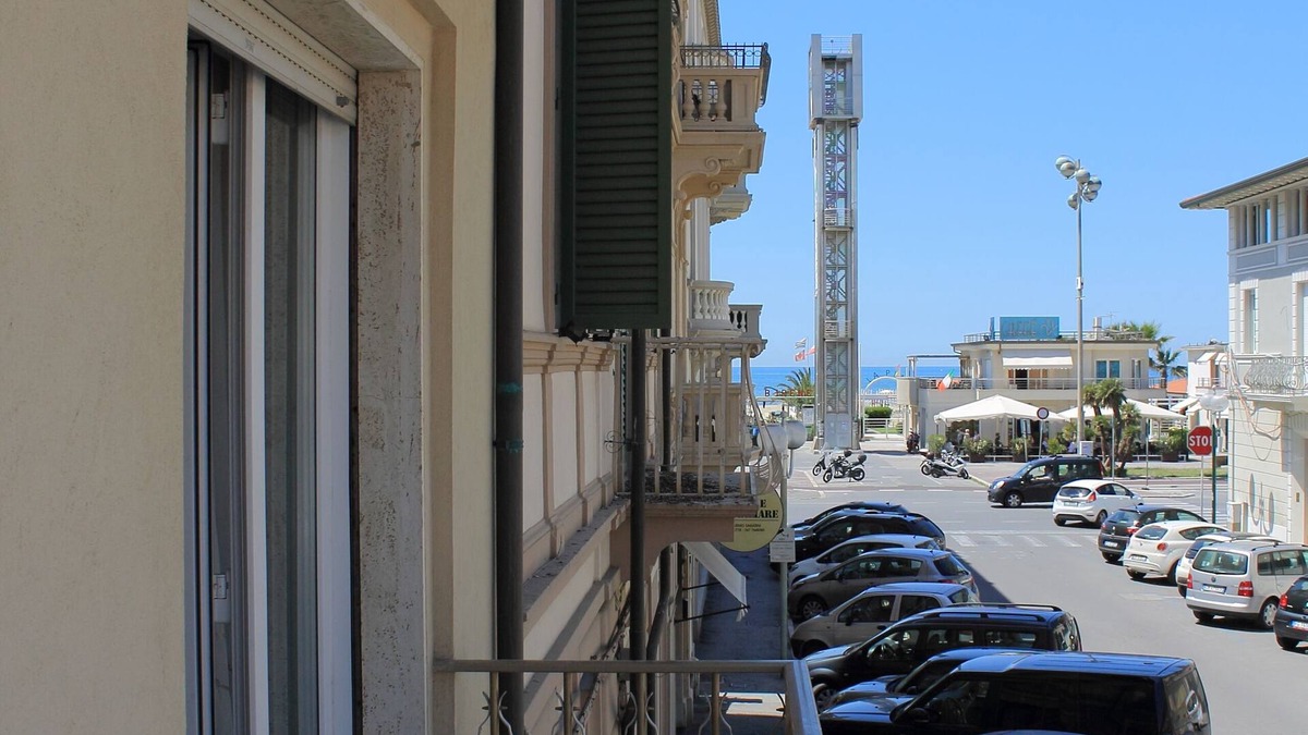 Viareggio Apartment | A stone's throw from the sea and inside the Carnival!