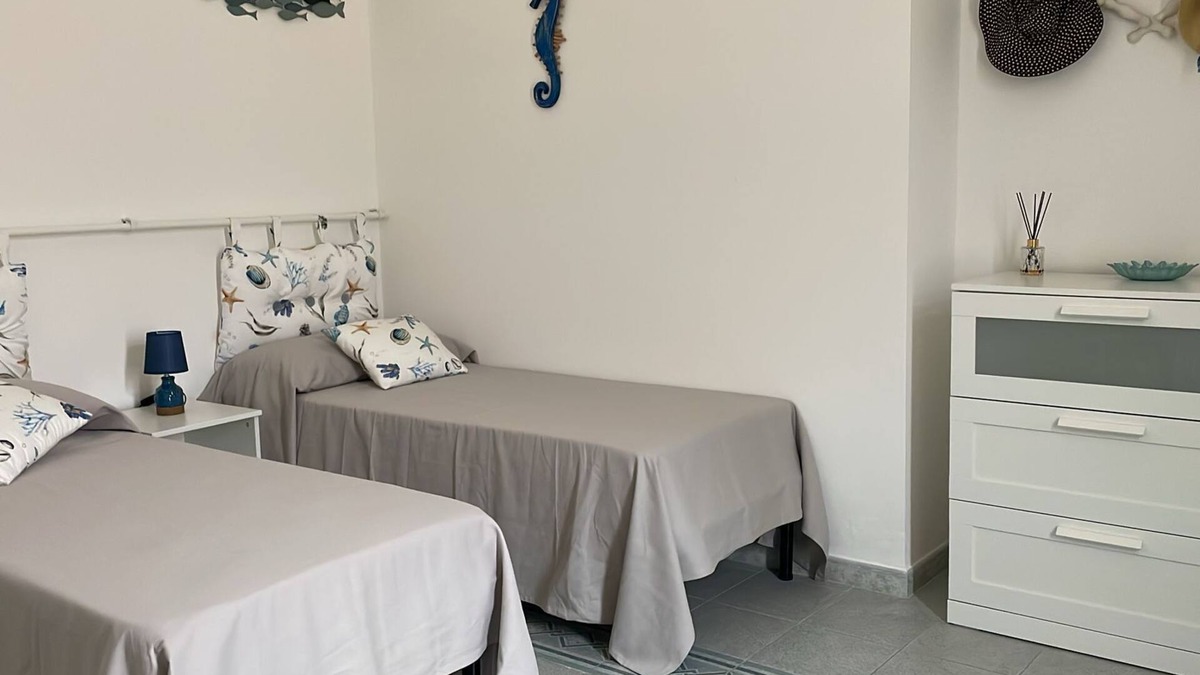 Locri Apartment | A stone's throw from the sea - lovely three-room apartment in Locri