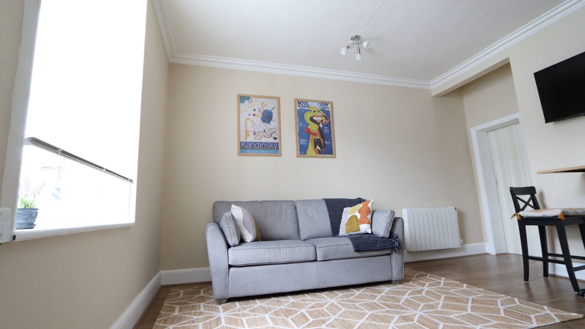 Stourport-on-Severn Apartment | A studio apartment in a 200-year old listed building in historic Stourport