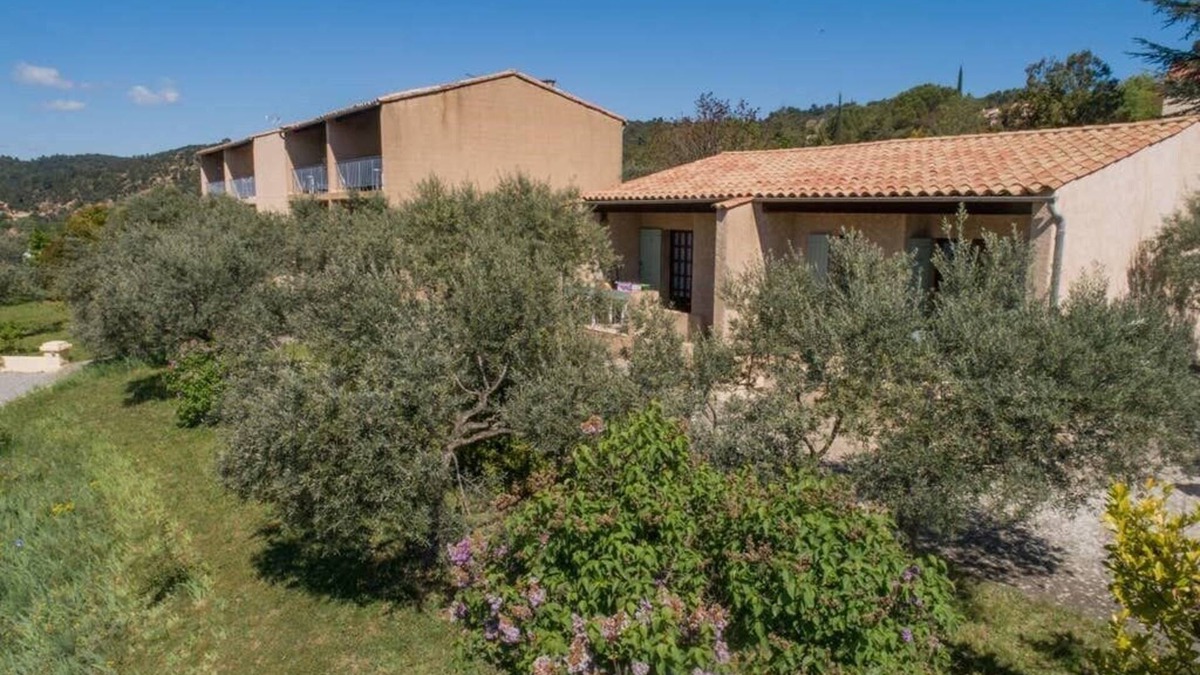 Greoux-les-Bains Apartment | (A) Studio T1 spacious, quiet, sun, parking