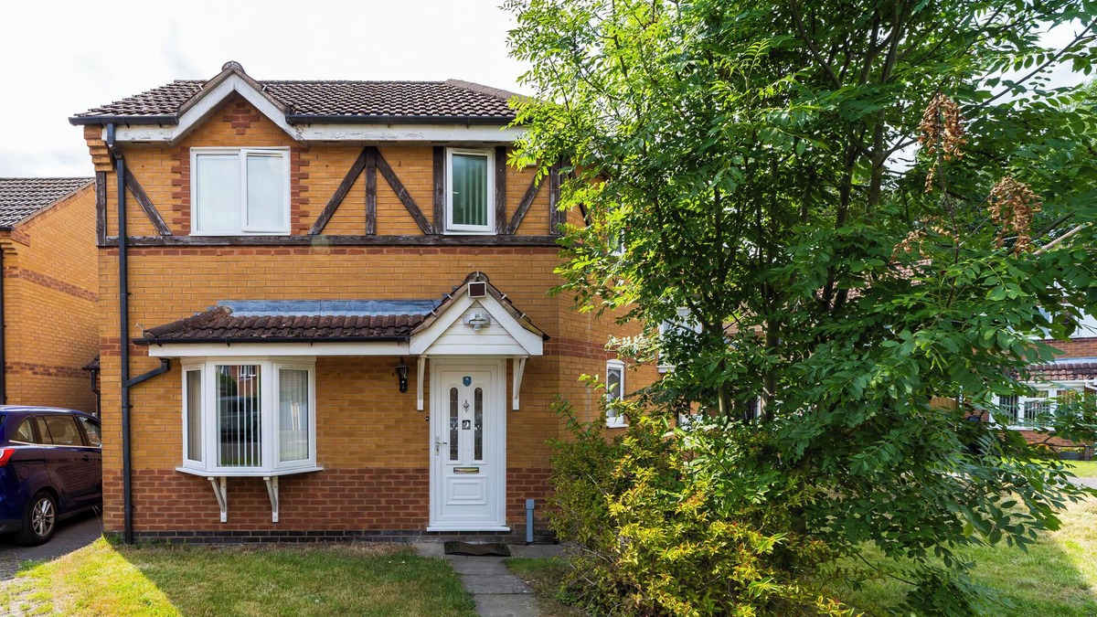 Oadby House | A stunning Four Bed House in Posh Oadby, Leicester