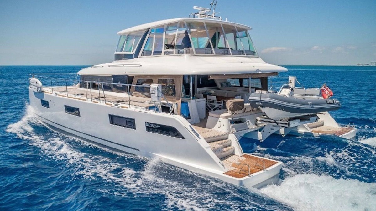 Paradise Island Boat Rental | A stunning Lagoon 630 crewed power catamaran available in the Bahamas.